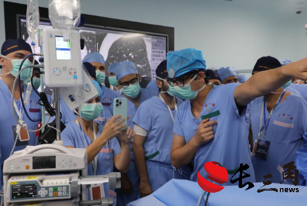 中國創(chuàng)新技術(shù)走向世界：國外醫(yī)療專家廣州“學(xué)藝”