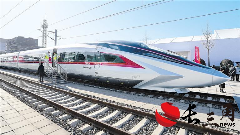 時速400公里CR450動車組樣車發布