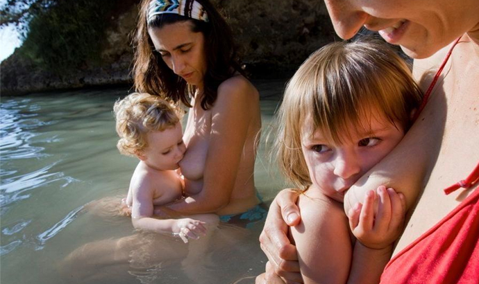 英患病模特邀請陌生人母乳喂其子