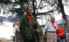 岳陽：92歲抗戰老兵伏宗鑫的愿望終于實現了
