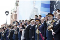 解放軍高調支持俄閱兵太冒險：中國有另一難題